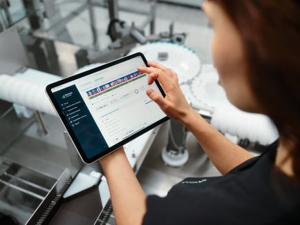 Synexio: Turn Production Data into Higher OEE | Syntegon