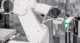 注射剤の充填 ー 小バッチとマイクロバッチが医薬品製造プロセスに与える変化